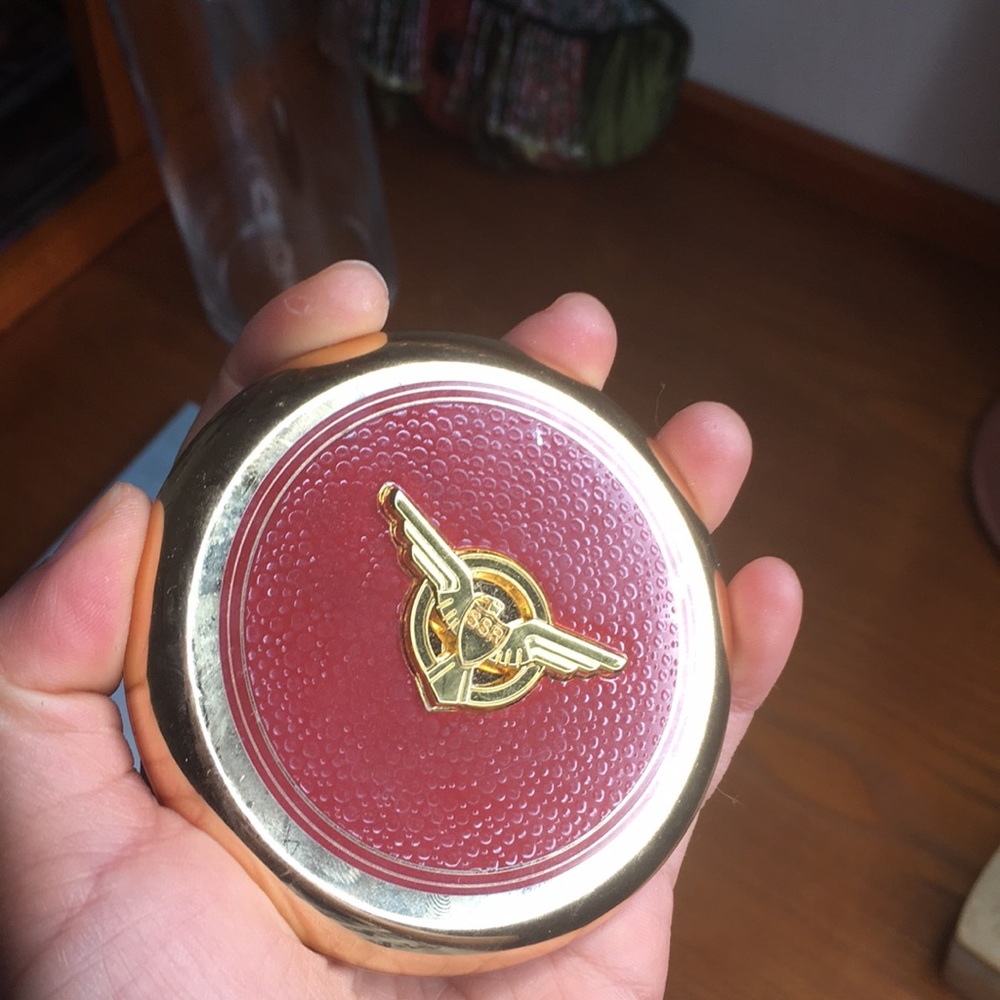 Besame limited edition dusting powder